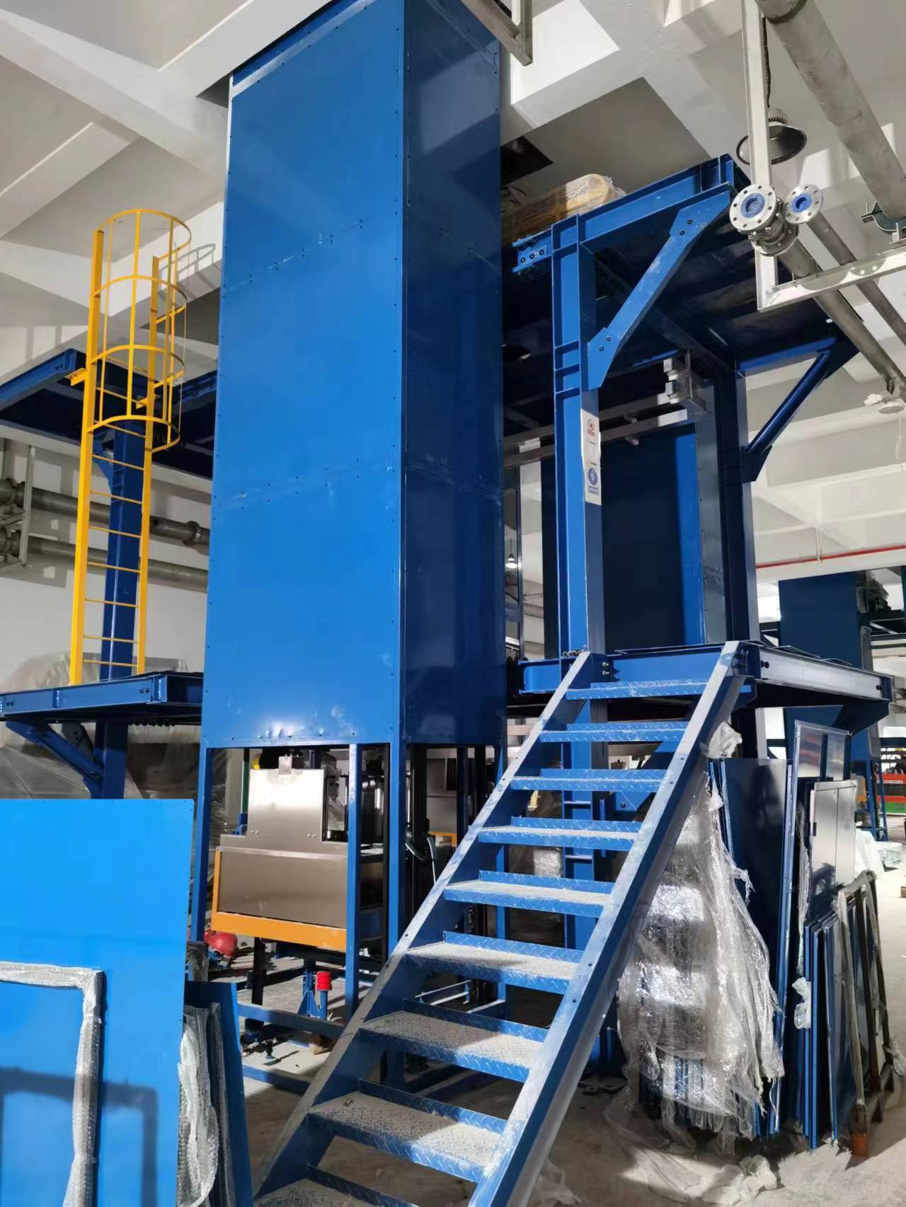 鋰電材料行業專用高速提升機